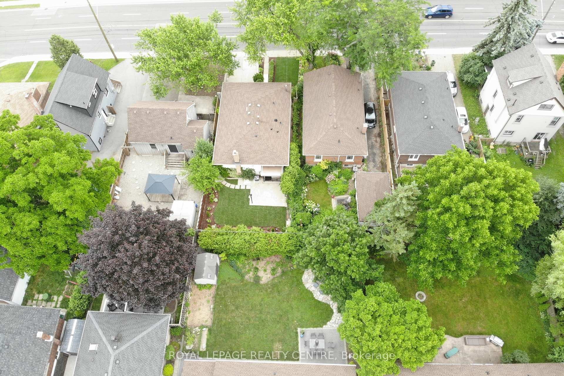 









776


Garth

Street,
Hamilton,




ON
L9C 4K4

