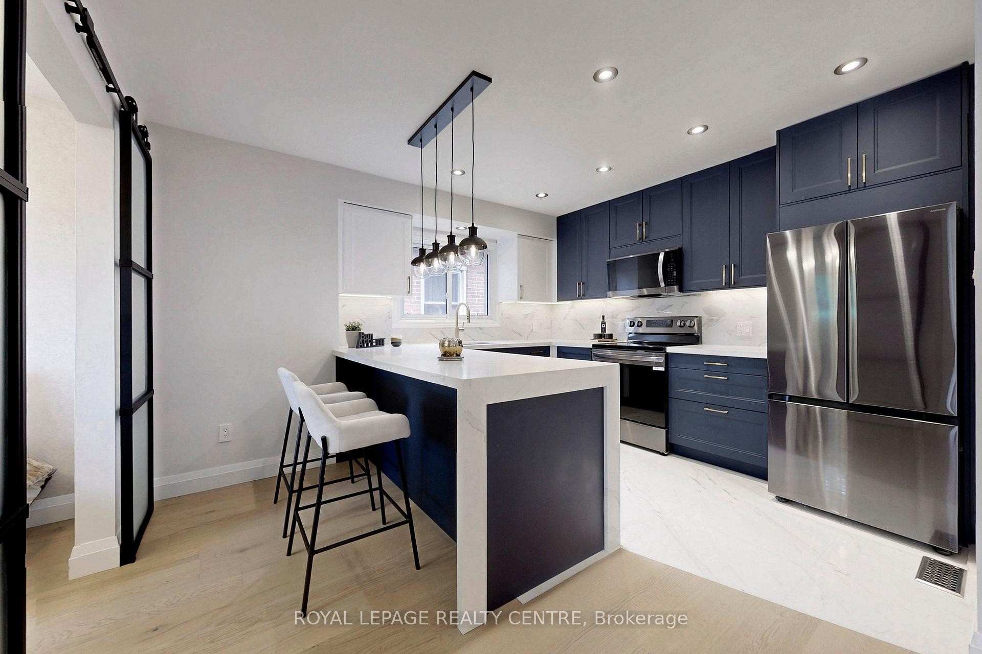 









776


Garth

Street,
Hamilton,




ON
L9C 4K4

