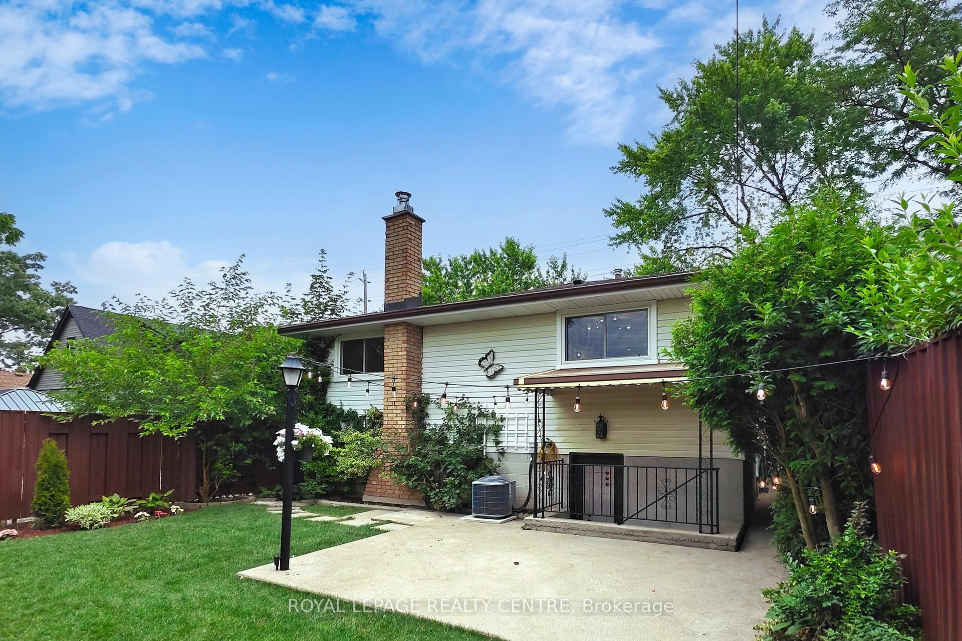 









776


Garth

Street,
Hamilton,




ON
L9C 4K4

