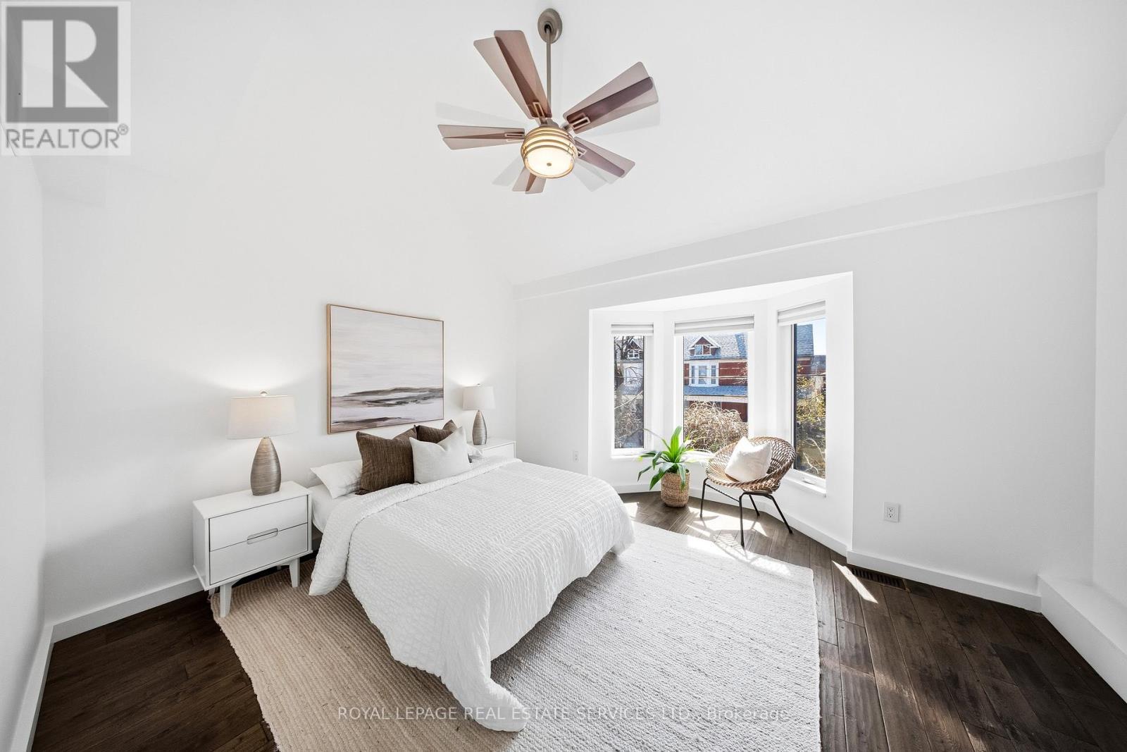 












267 CHRISTIE STREET

,
Toronto,




Ontario
M6G3B9

