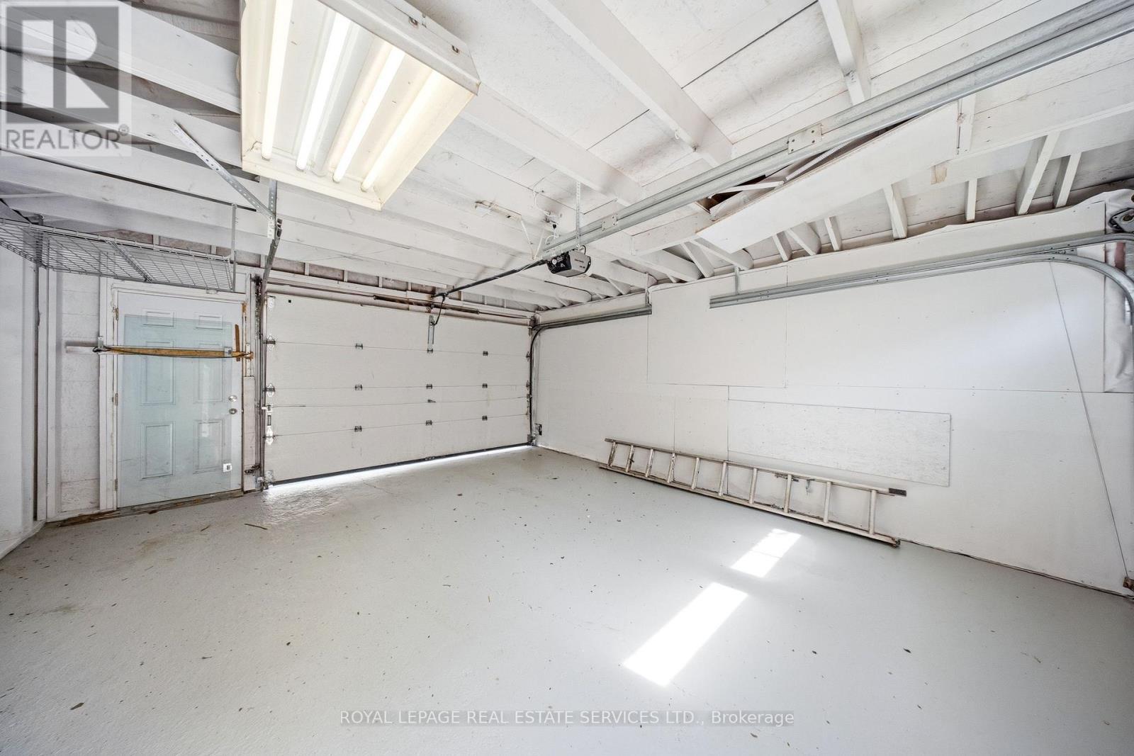 












267 CHRISTIE STREET

,
Toronto,




Ontario
M6G3B9

