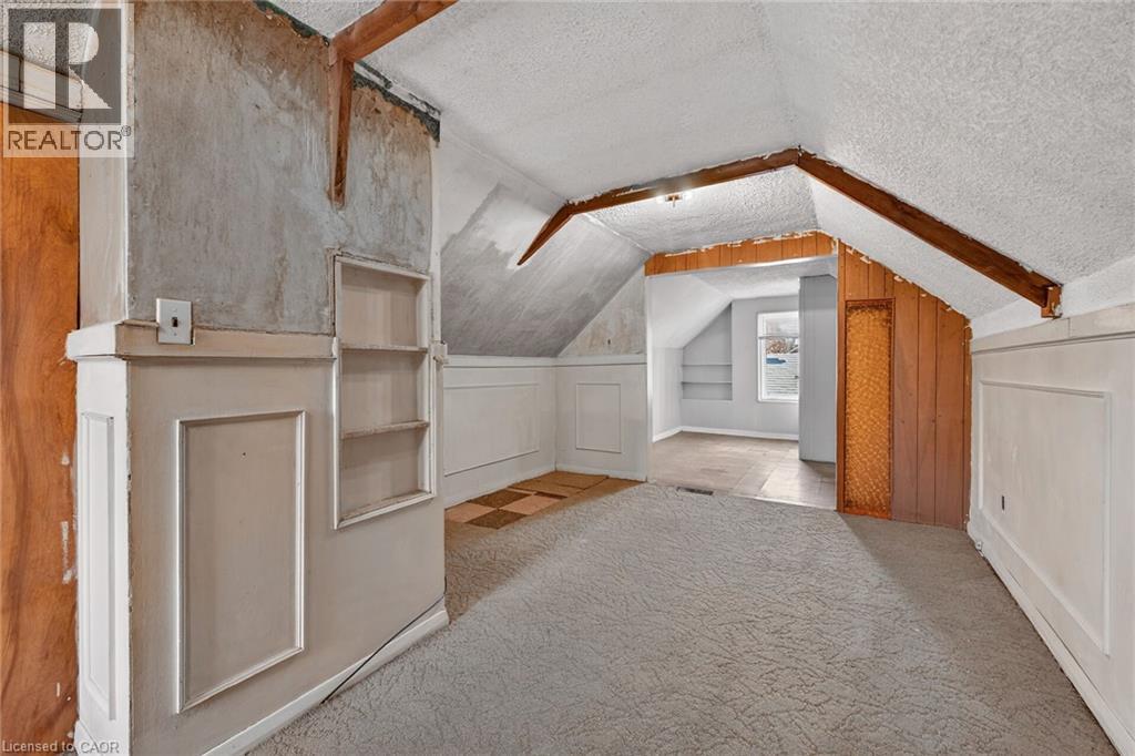 












227 WEST 19TH Street

,
Hamilton,




Ontario
L9C4J3

