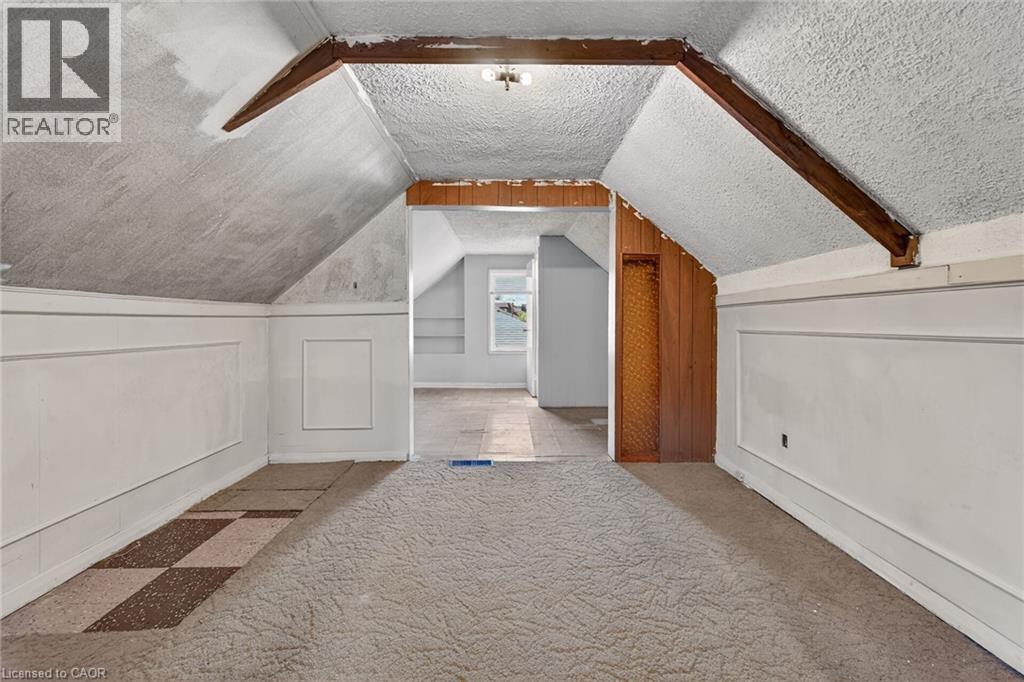 












227 WEST 19TH Street

,
Hamilton,




Ontario
L9C4J3

