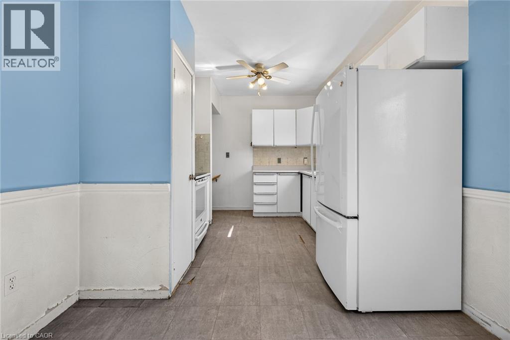 












227 WEST 19TH Street

,
Hamilton,




Ontario
L9C4J3

