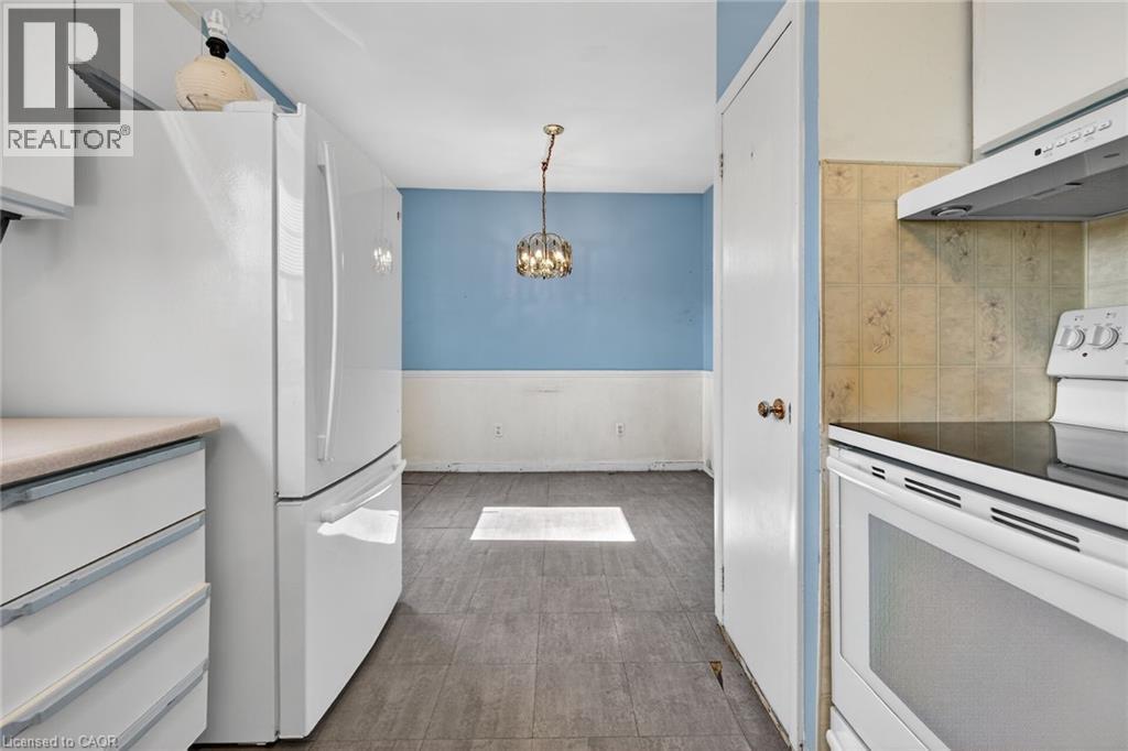 












227 WEST 19TH Street

,
Hamilton,




Ontario
L9C4J3

