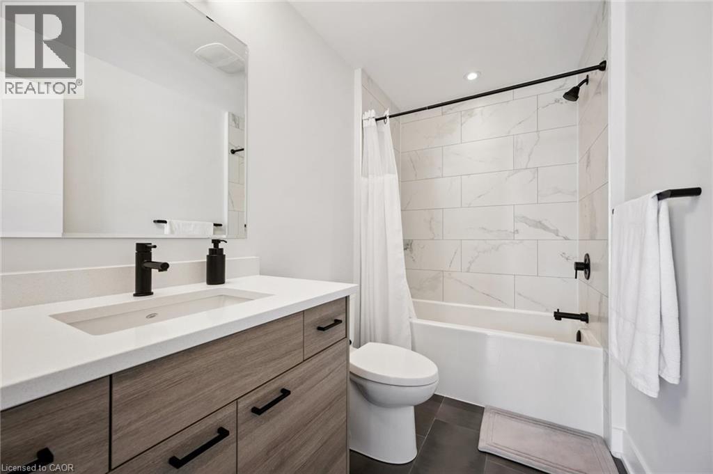 












271 GREY SILO Road Unit# 42

,
Waterloo,




Ontario
N2K0E9


