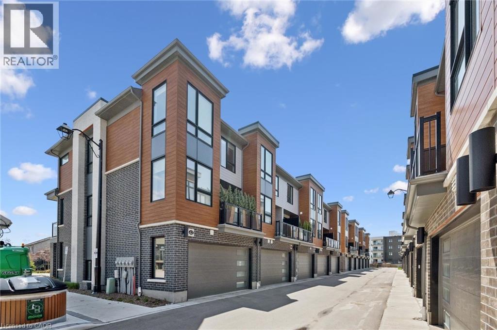 












271 GREY SILO Road Unit# 42

,
Waterloo,




Ontario
N2K0E9

