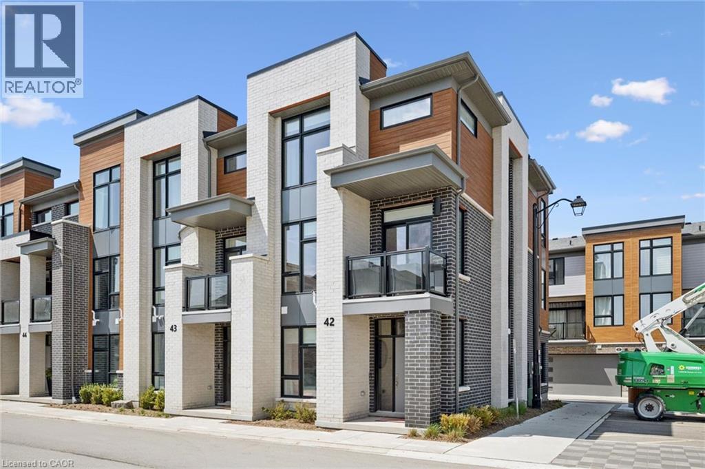 












271 GREY SILO Road Unit# 42

,
Waterloo,




Ontario
N2K0E9

