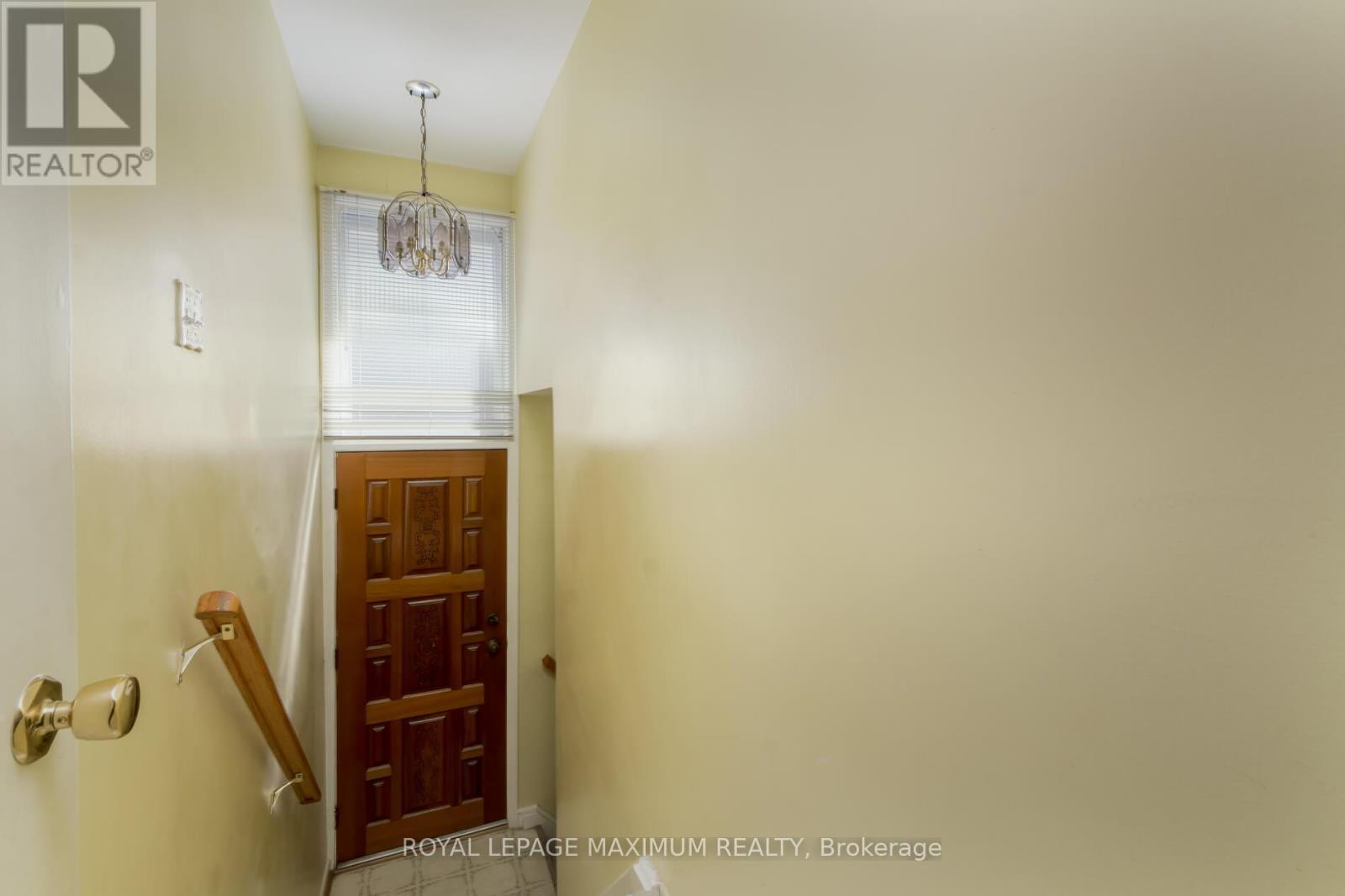 












44 FALLINGDALE CRESCENT

,
Toronto,




Ontario
M3J1C5

