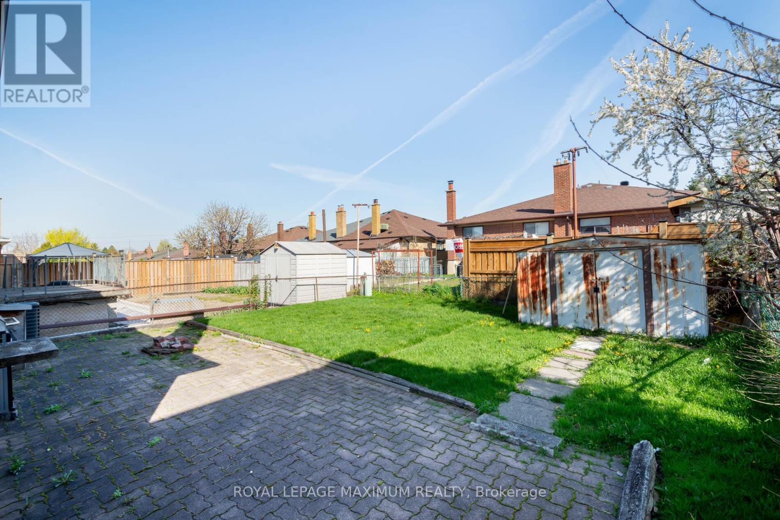 












44 FALLINGDALE CRESCENT

,
Toronto,




Ontario
M3J1C5

