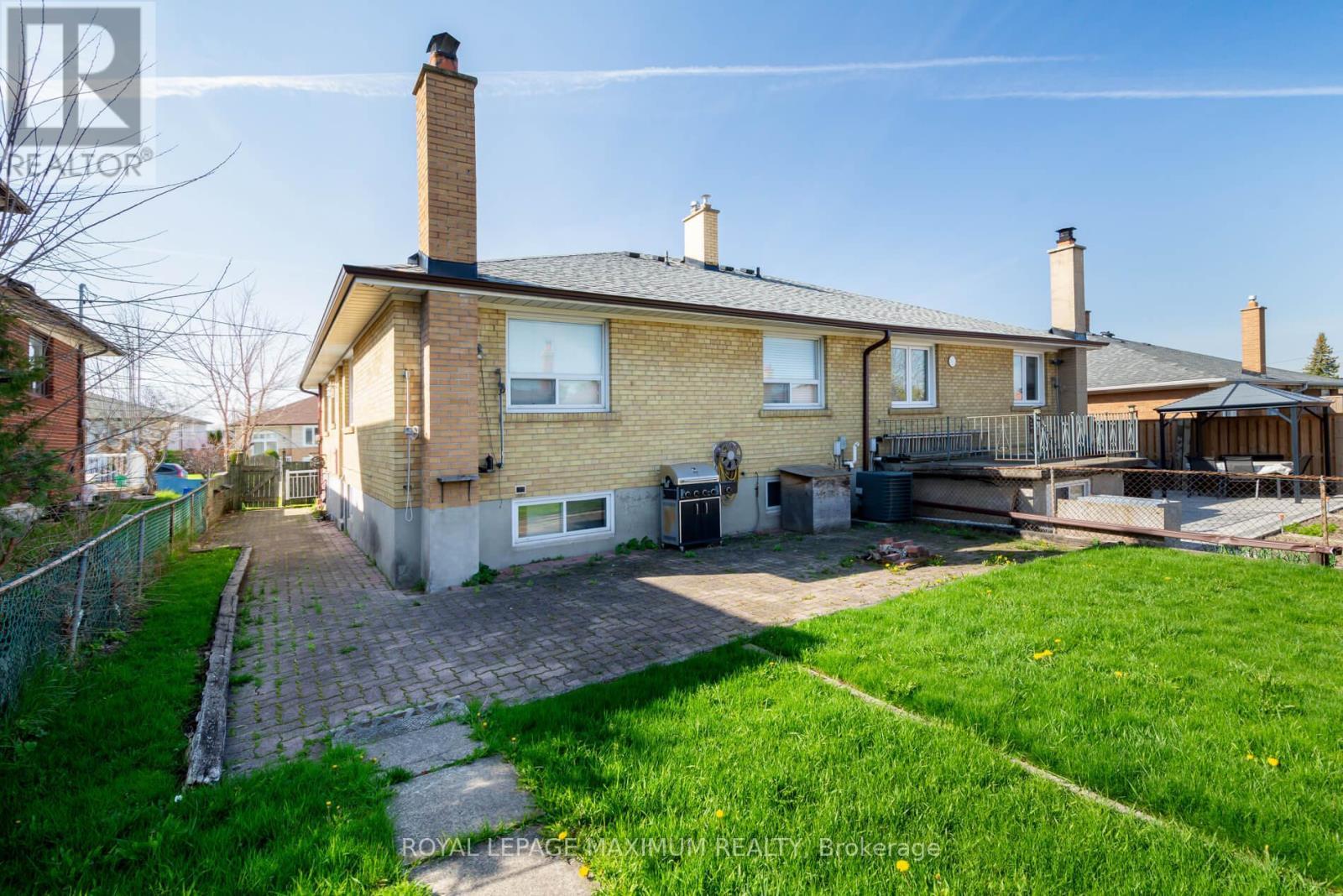 












44 FALLINGDALE CRESCENT

,
Toronto,




Ontario
M3J1C5

