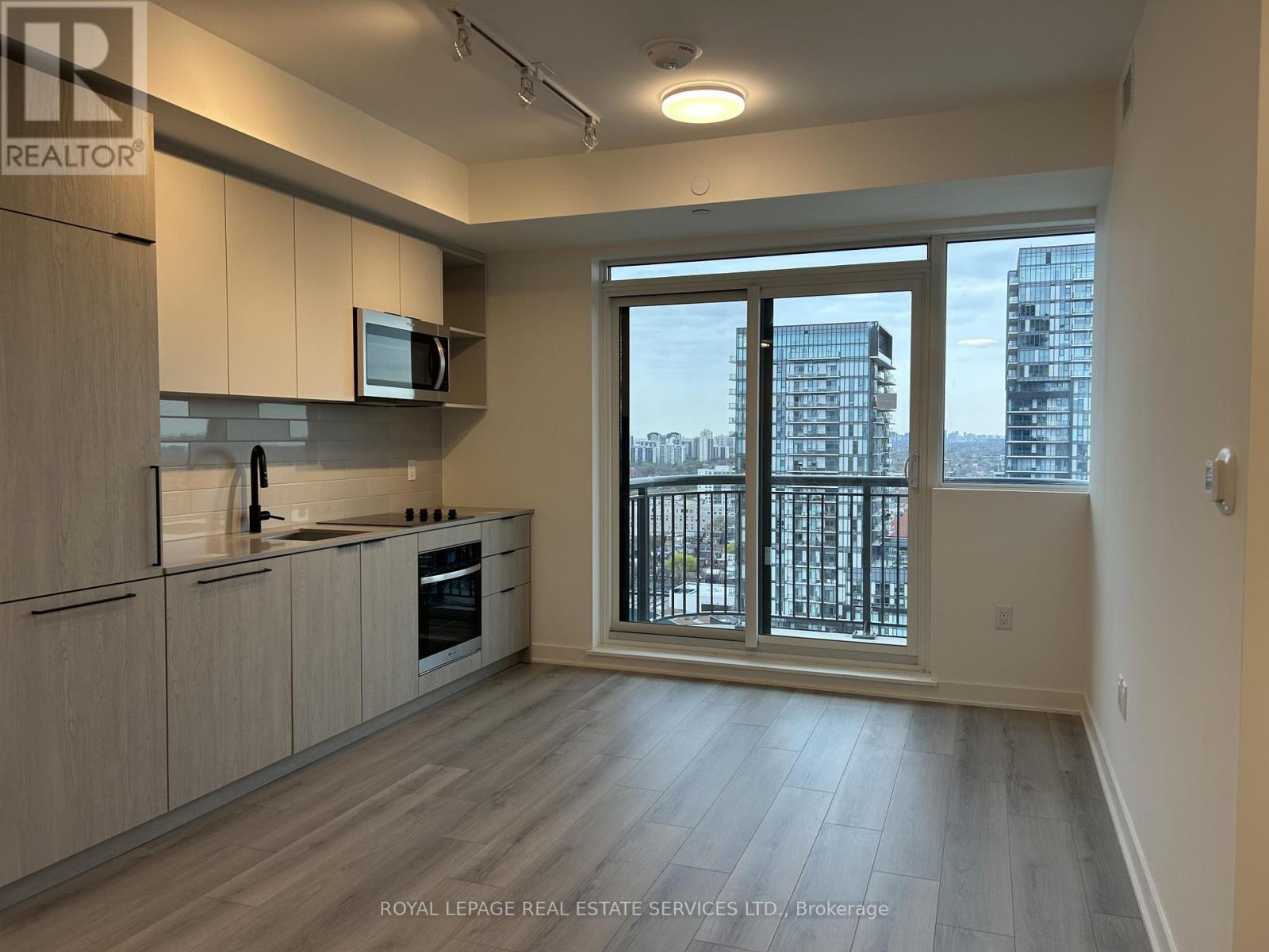 












1811 - 1185 DUPONT STREET

,
Toronto,




Ontario
M6H0G5

