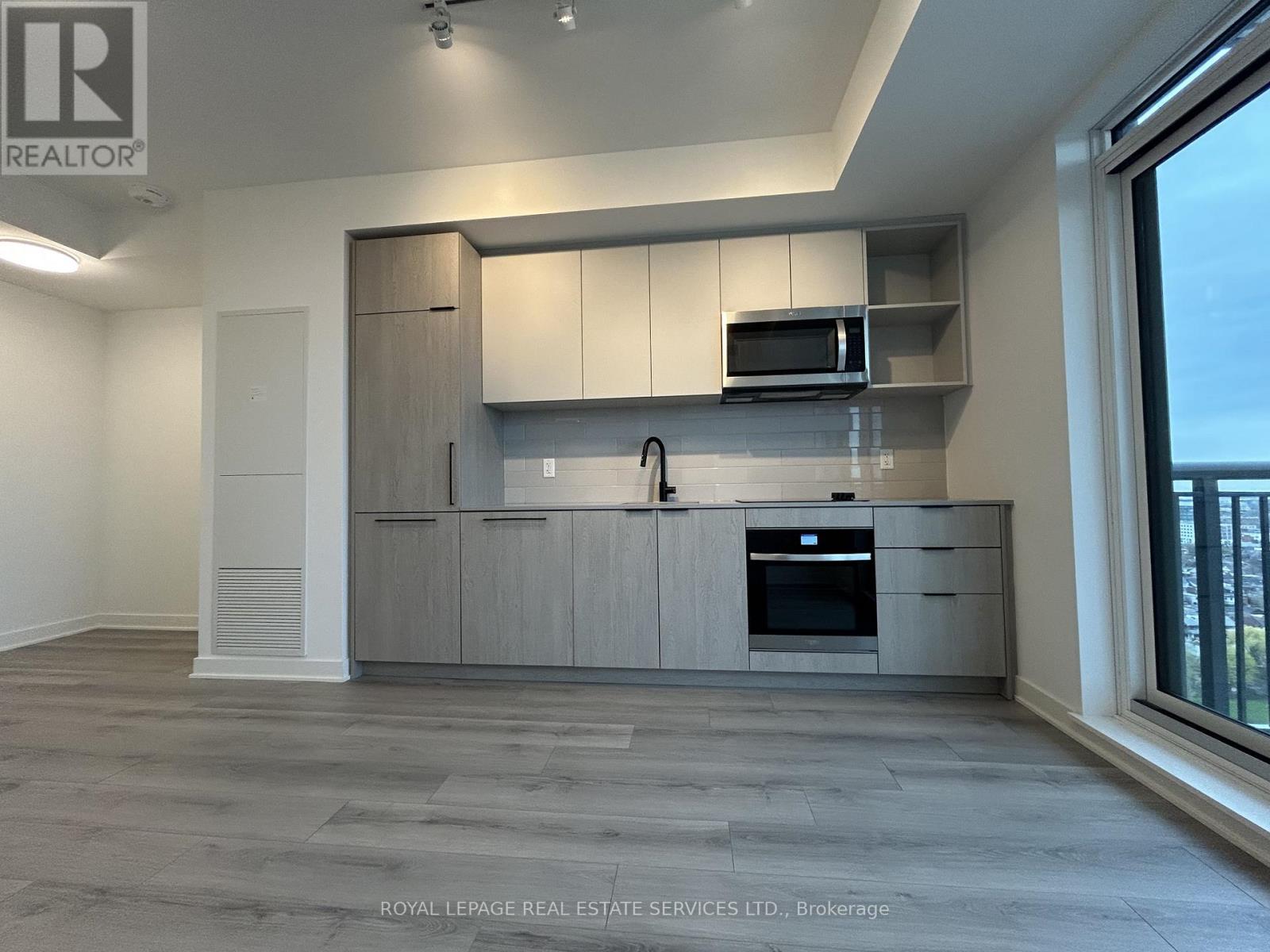 












1811 - 1185 DUPONT STREET

,
Toronto,




Ontario
M6H0G5

