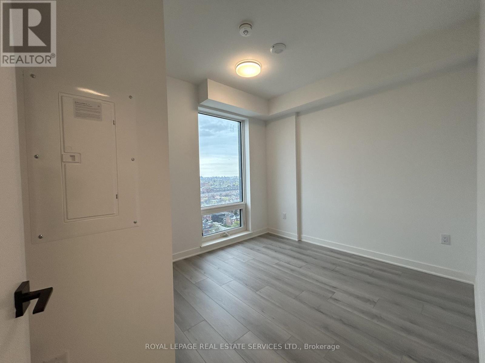 












1811 - 1185 DUPONT STREET

,
Toronto,




Ontario
M6H0G5

