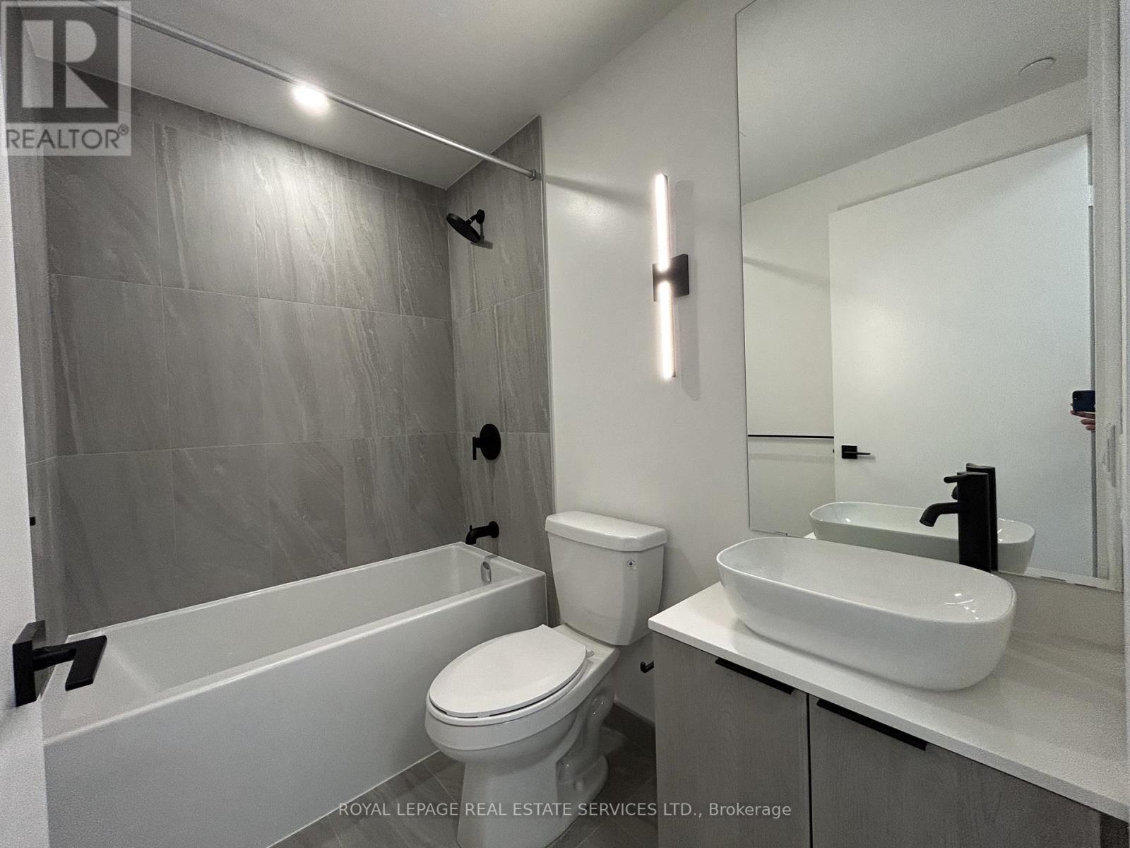 












1811 - 1185 DUPONT STREET

,
Toronto,




Ontario
M6H0G5

