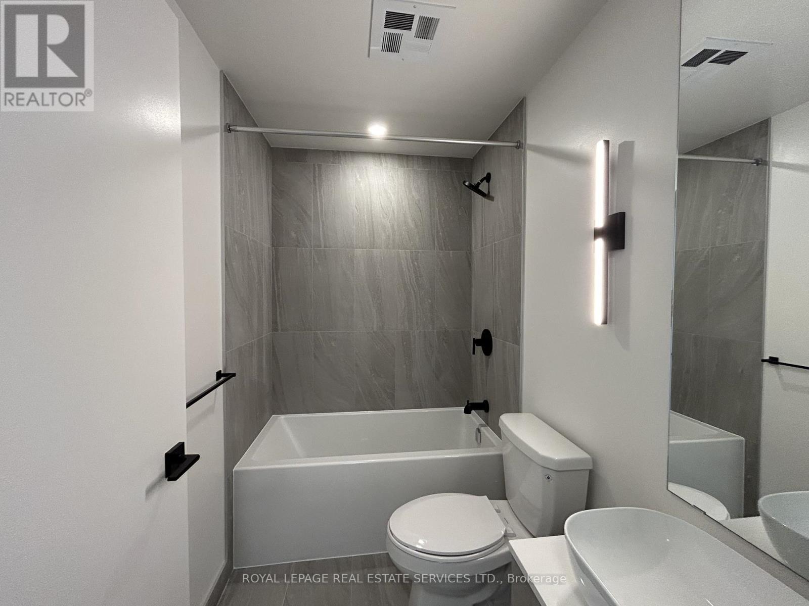 












1811 - 1185 DUPONT STREET

,
Toronto,




Ontario
M6H0G5

