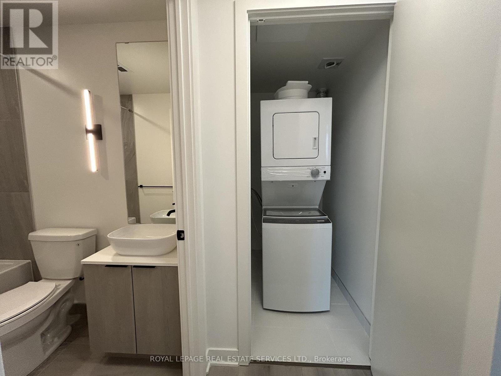 












1811 - 1185 DUPONT STREET

,
Toronto,




Ontario
M6H0G5

