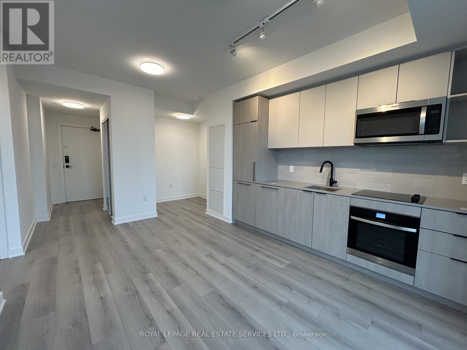












1811 - 1185 DUPONT STREET

,
Toronto,




Ontario
M6H0G5

