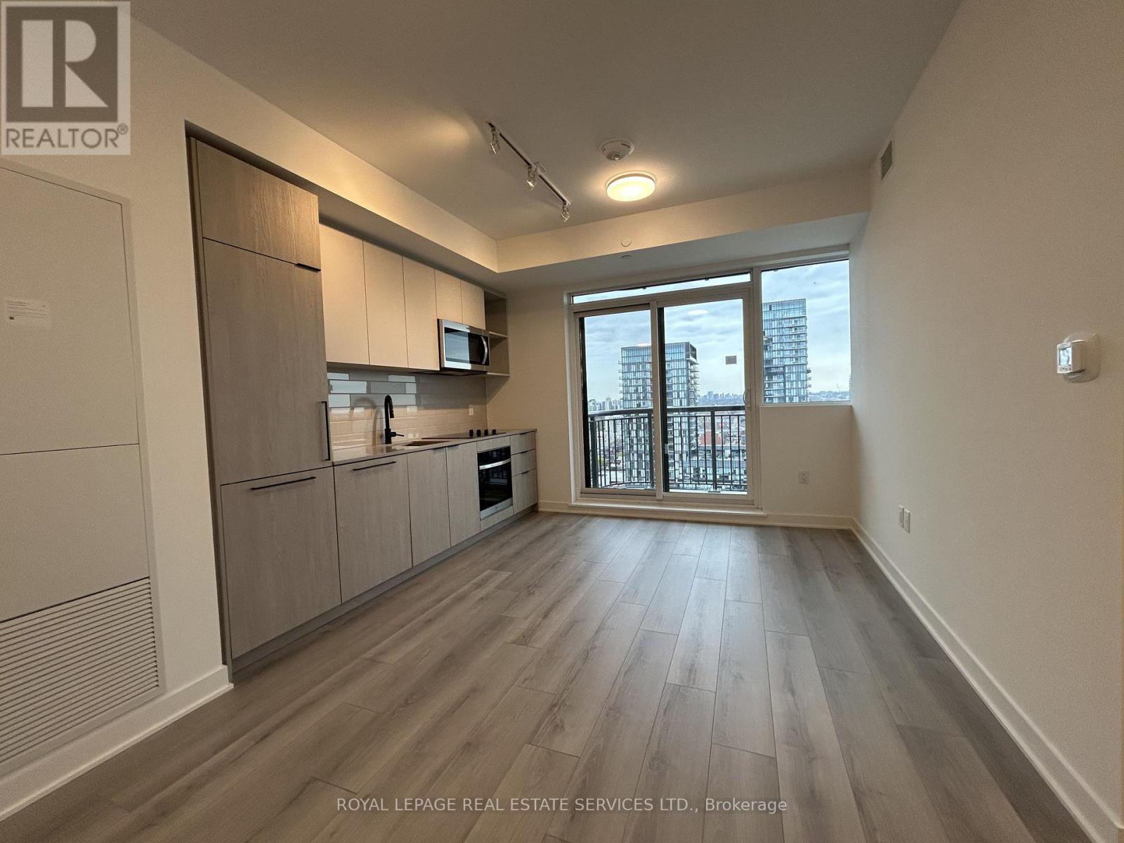 












1811 - 1185 DUPONT STREET

,
Toronto,




Ontario
M6H0G5

