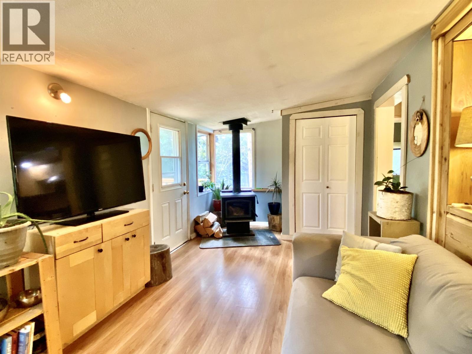 












1010 MAIN STREET

,
Valemount,




British Columbia
V0E2Z0

