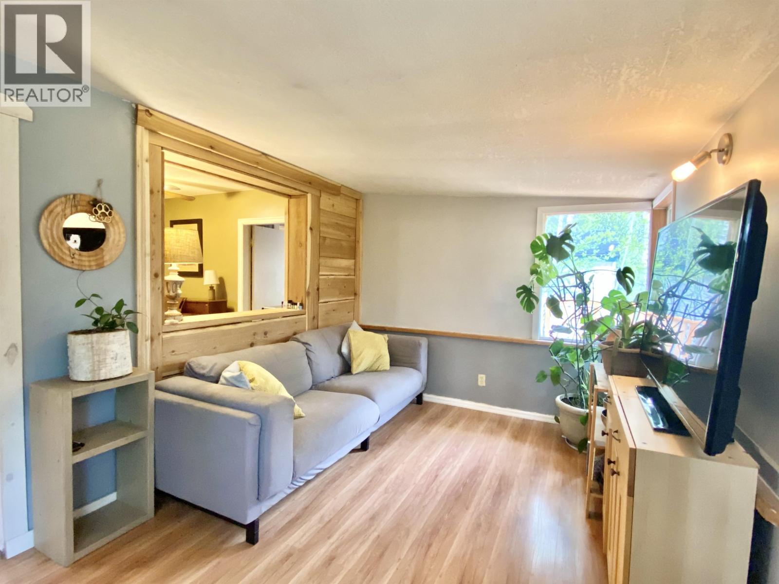 












1010 MAIN STREET

,
Valemount,




British Columbia
V0E2Z0

