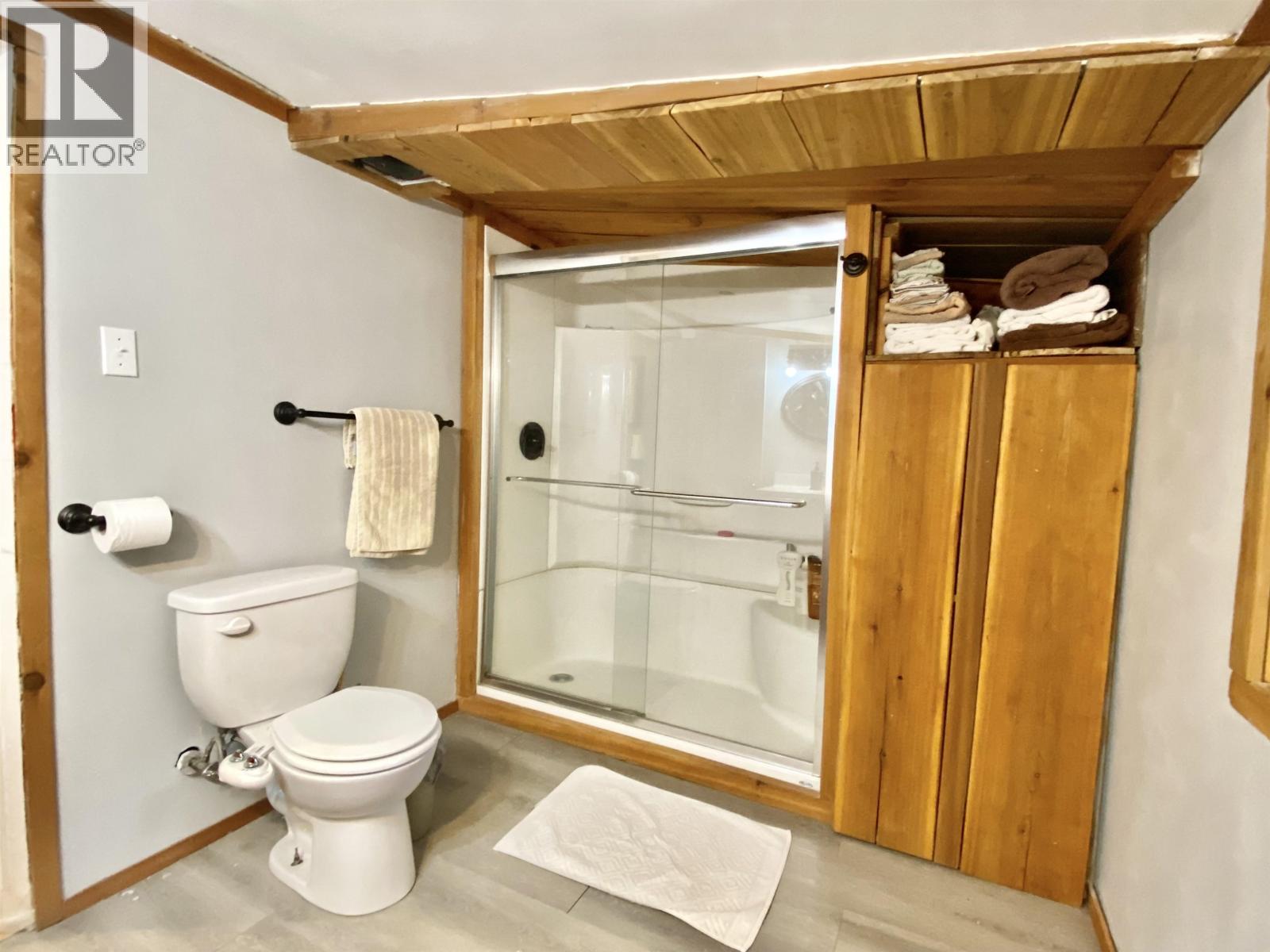 












1010 MAIN STREET

,
Valemount,




British Columbia
V0E2Z0

