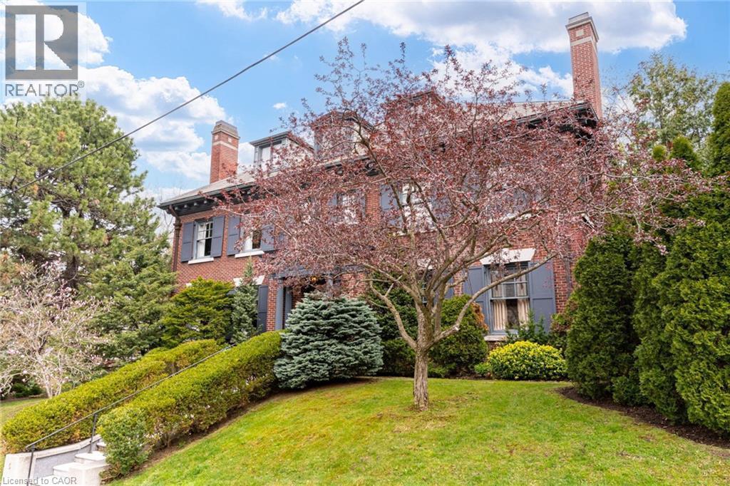 












5 UNDERCLIFFE Avenue

,
Hamilton,




Ontario
L8P3G9

