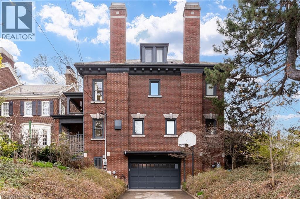 












5 UNDERCLIFFE Avenue

,
Hamilton,




Ontario
L8P3G9

