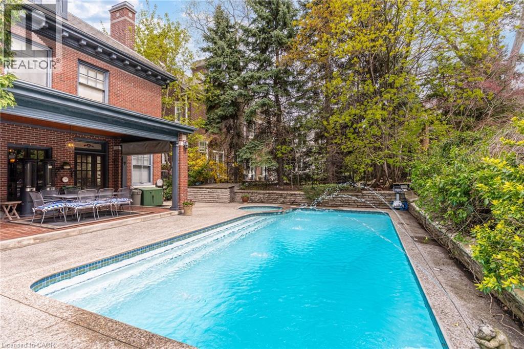 












5 UNDERCLIFFE Avenue

,
Hamilton,




Ontario
L8P3G9

