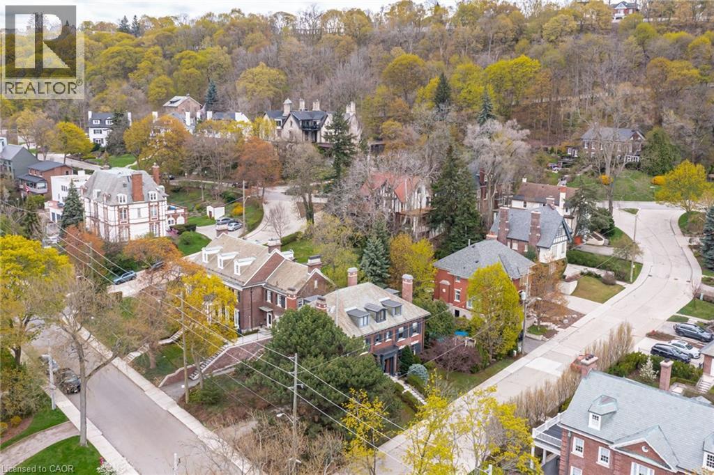 












5 UNDERCLIFFE Avenue

,
Hamilton,




Ontario
L8P3G9


