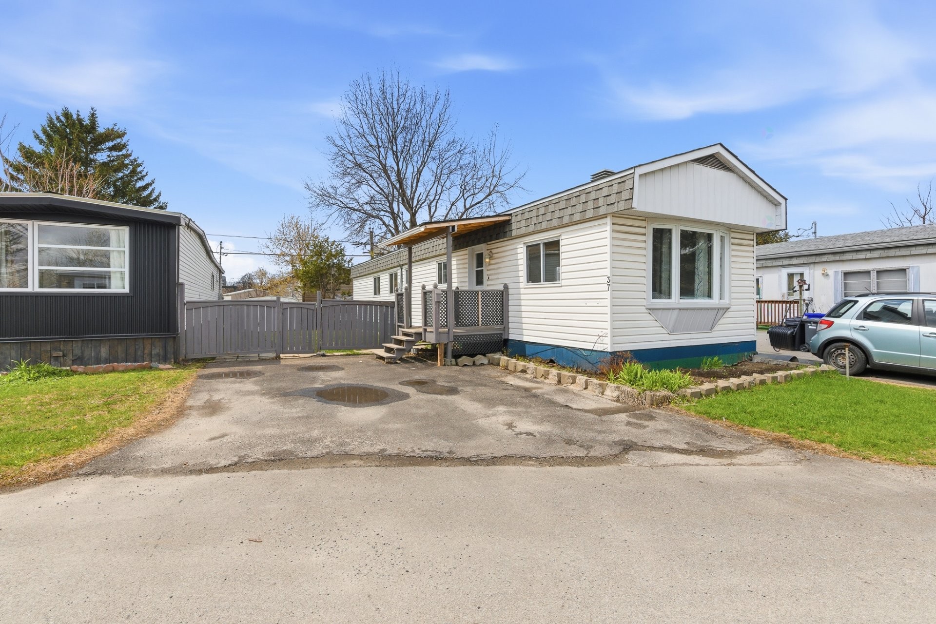









37


4e Avenue O.

,
Gatineau (Gatineau),




QC
J8T4E4

