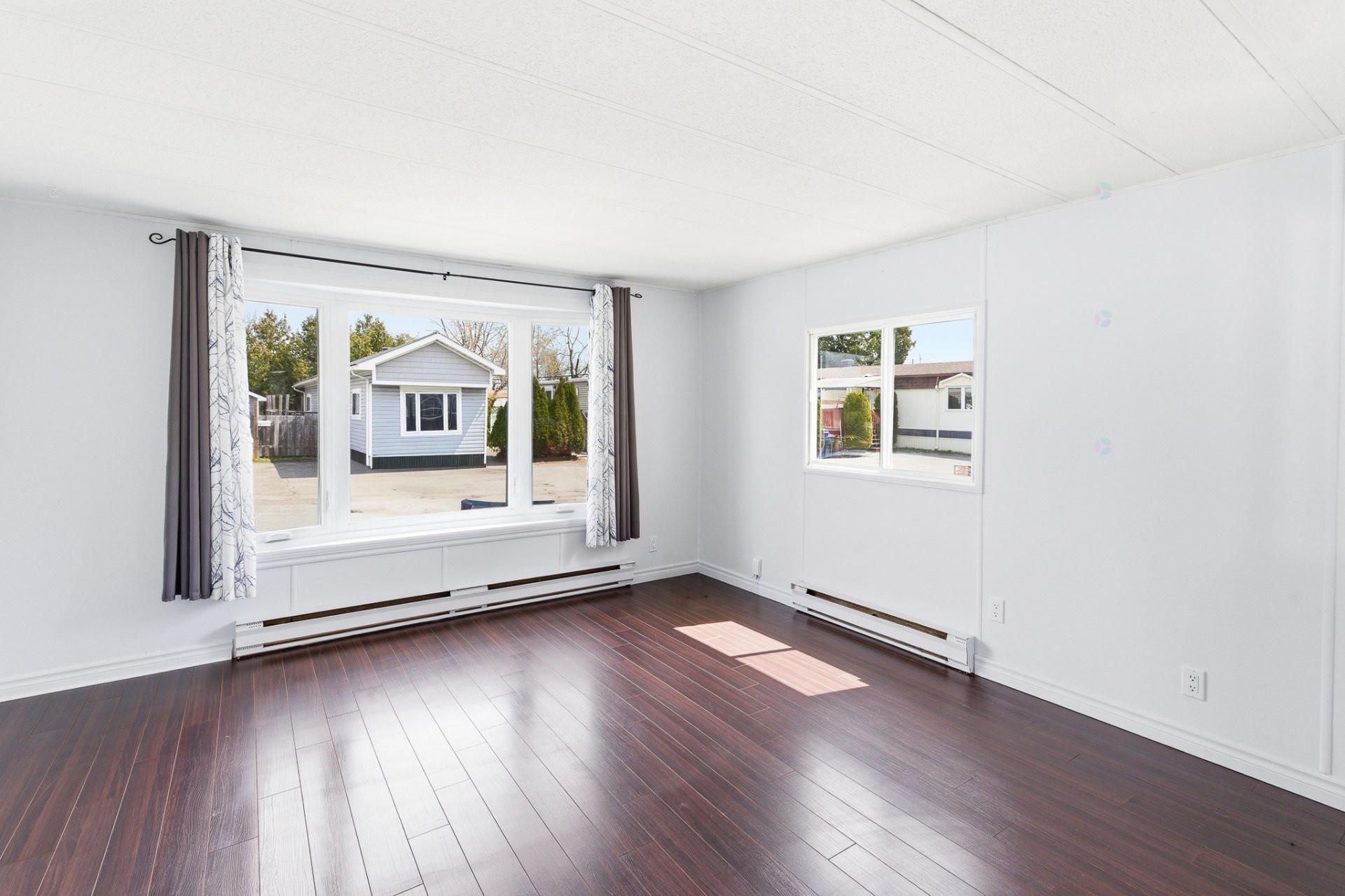 









37


4e Avenue O.

,
Gatineau (Gatineau),




QC
J8T4E4

