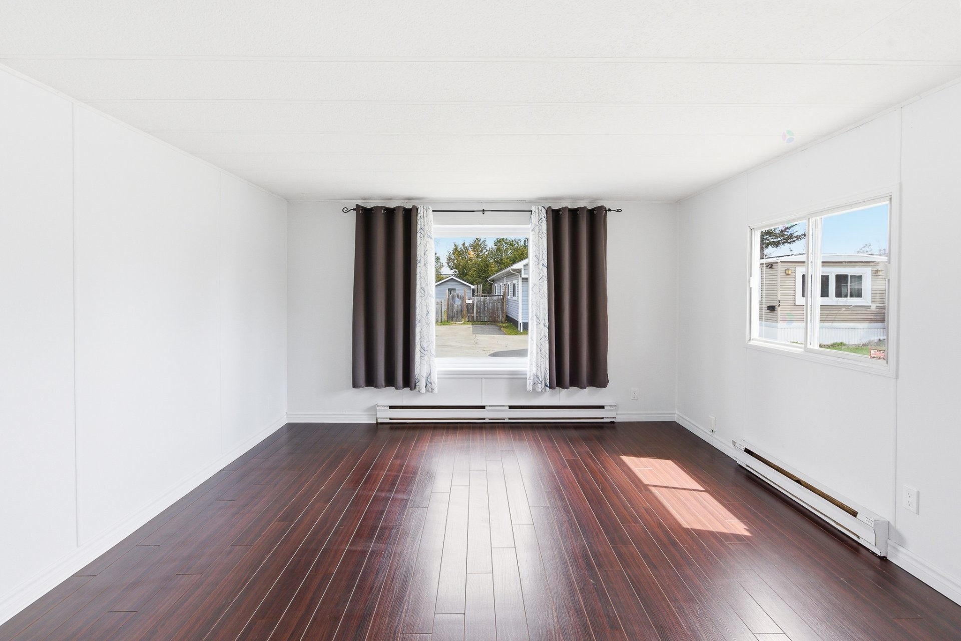 









37


4e Avenue O.

,
Gatineau (Gatineau),




QC
J8T4E4

