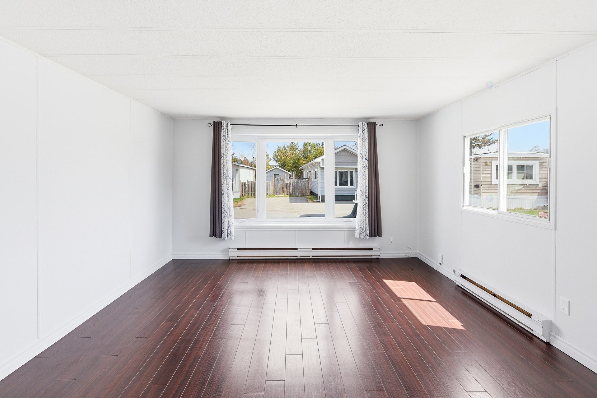 









37


4e Avenue O.

,
Gatineau (Gatineau),




QC
J8T4E4

