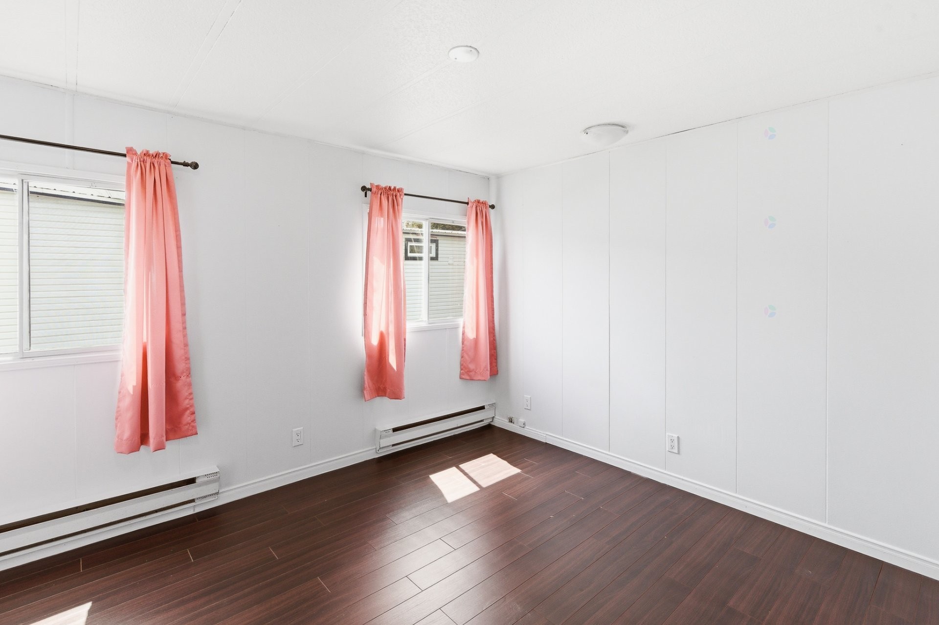 









37


4e Avenue O.

,
Gatineau (Gatineau),




QC
J8T4E4

