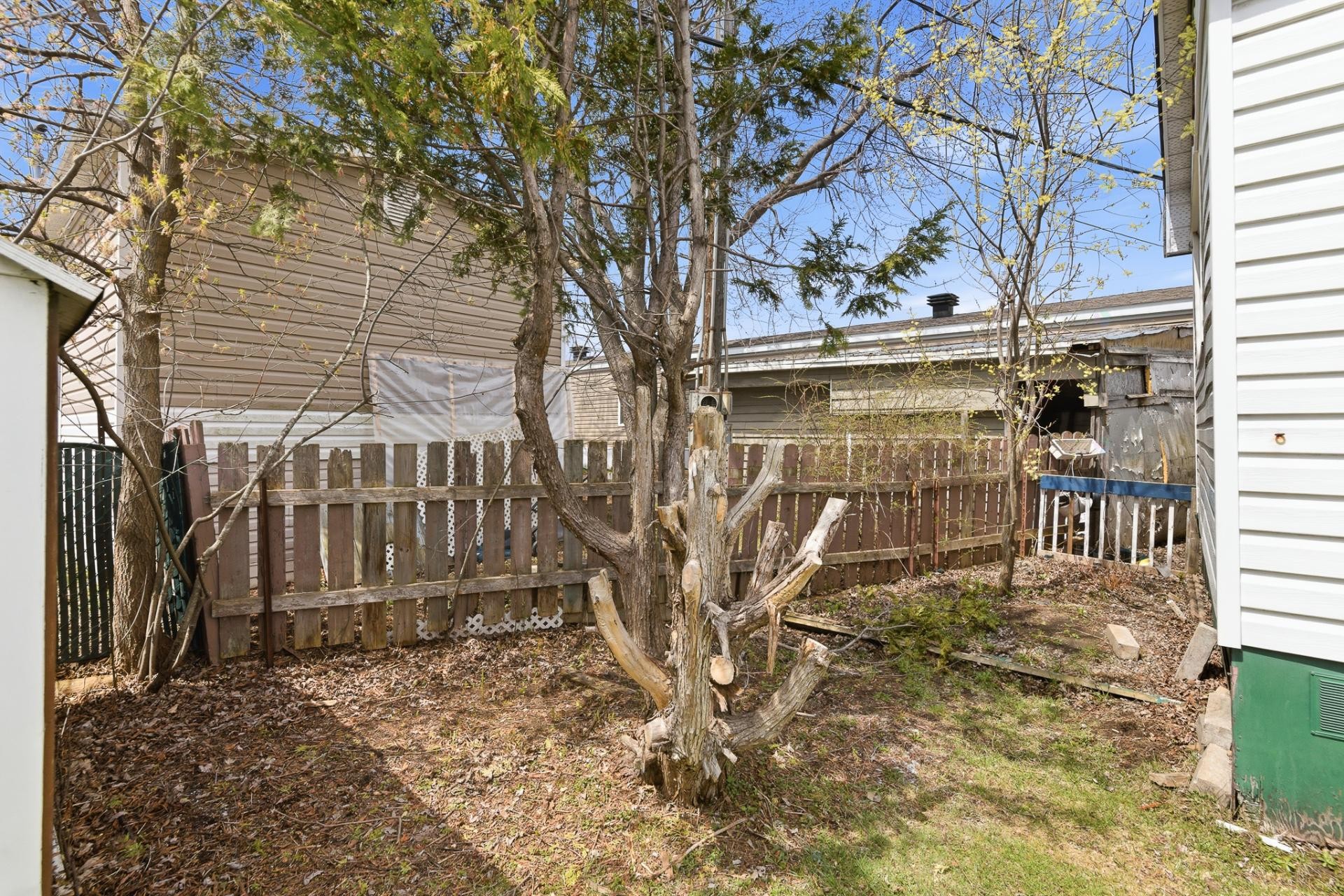 









37


4e Avenue O.

,
Gatineau (Gatineau),




QC
J8T4E4


