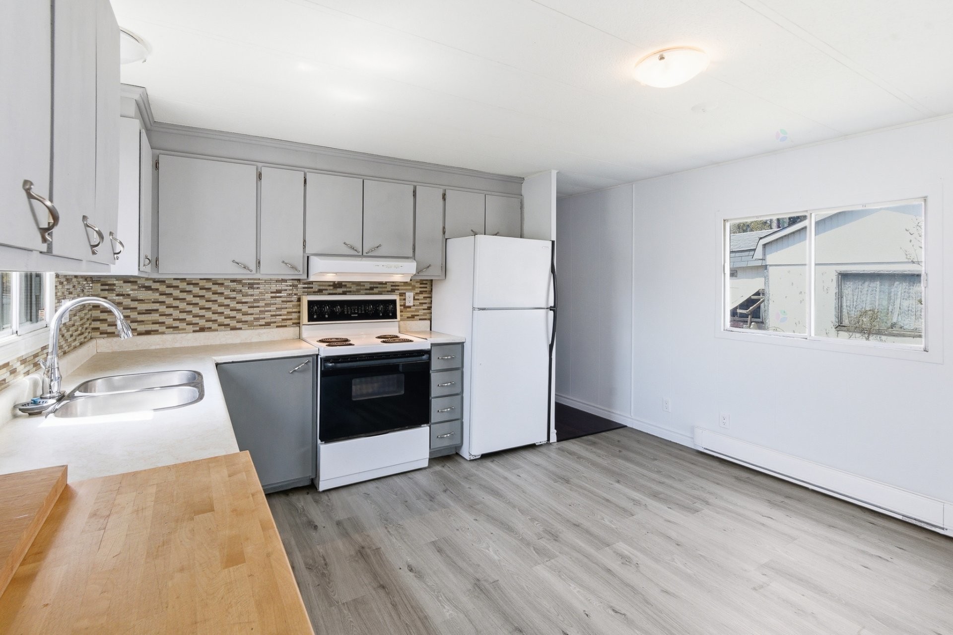 









37


4e Avenue O.

,
Gatineau (Gatineau),




QC
J8T4E4

