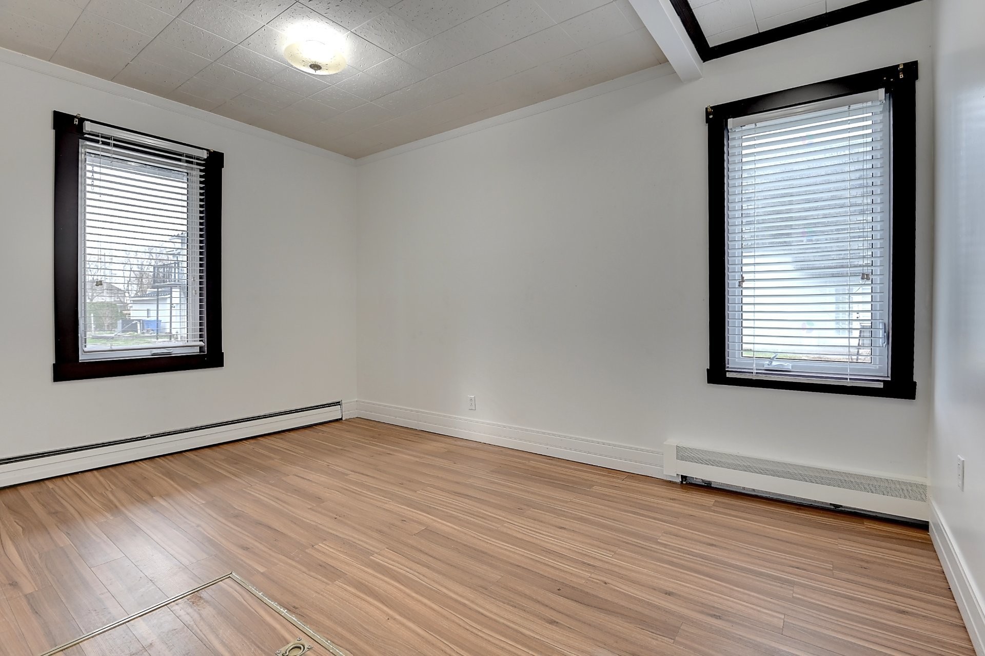 









4460


Rue Crépeau

,
Saint-Félix-de-Valois,




QC
J0K2M0

