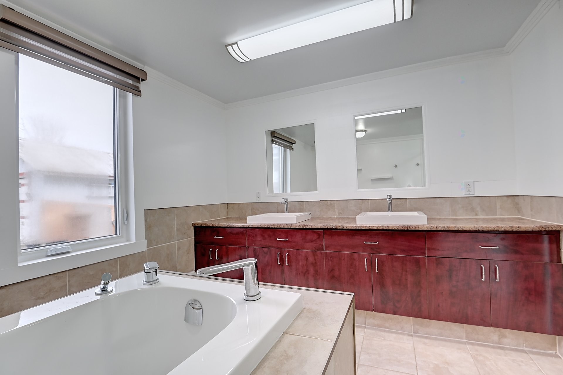 









4460


Rue Crépeau

,
Saint-Félix-de-Valois,




QC
J0K2M0

