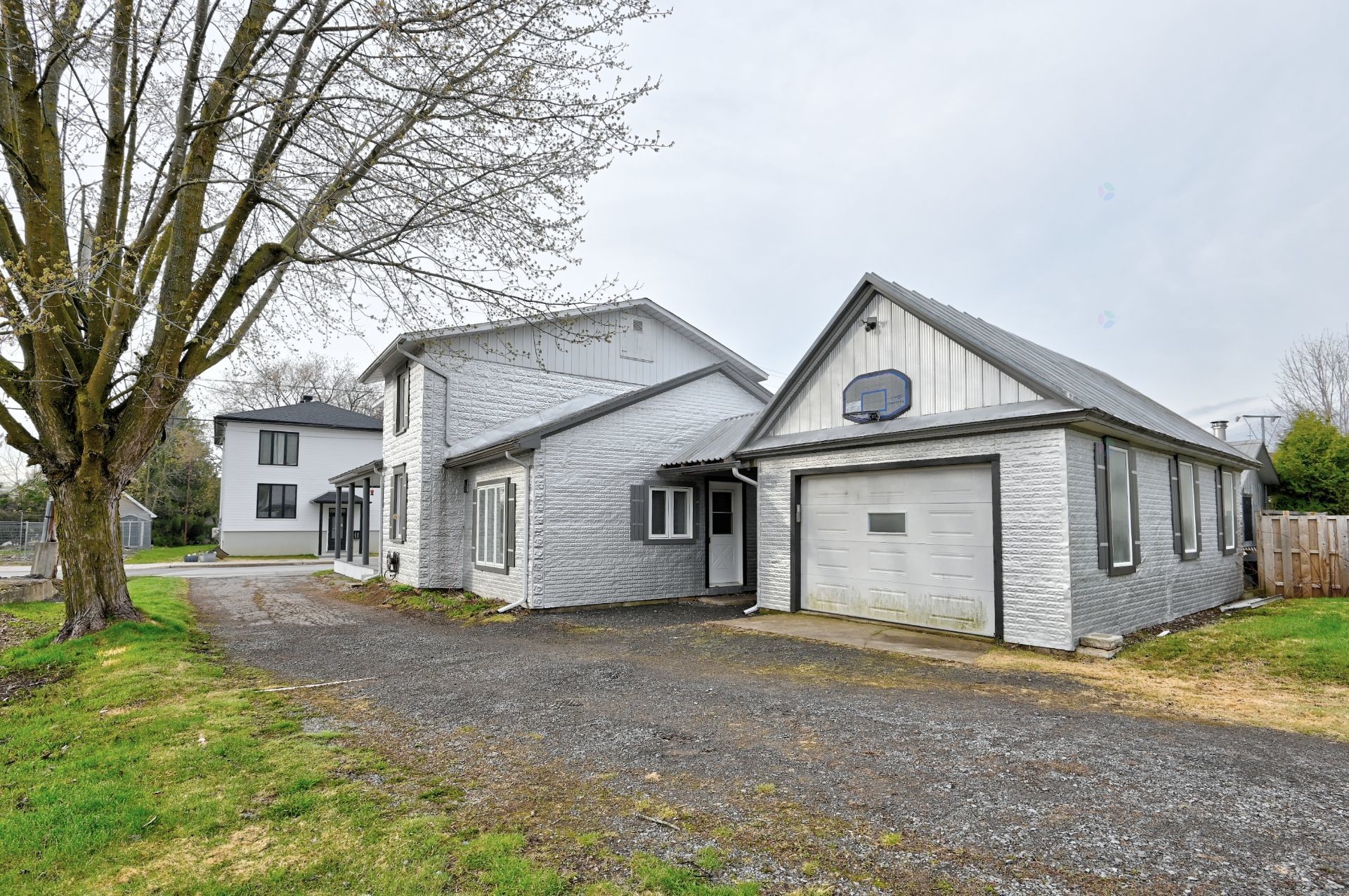 









4460


Rue Crépeau

,
Saint-Félix-de-Valois,




QC
J0K2M0

