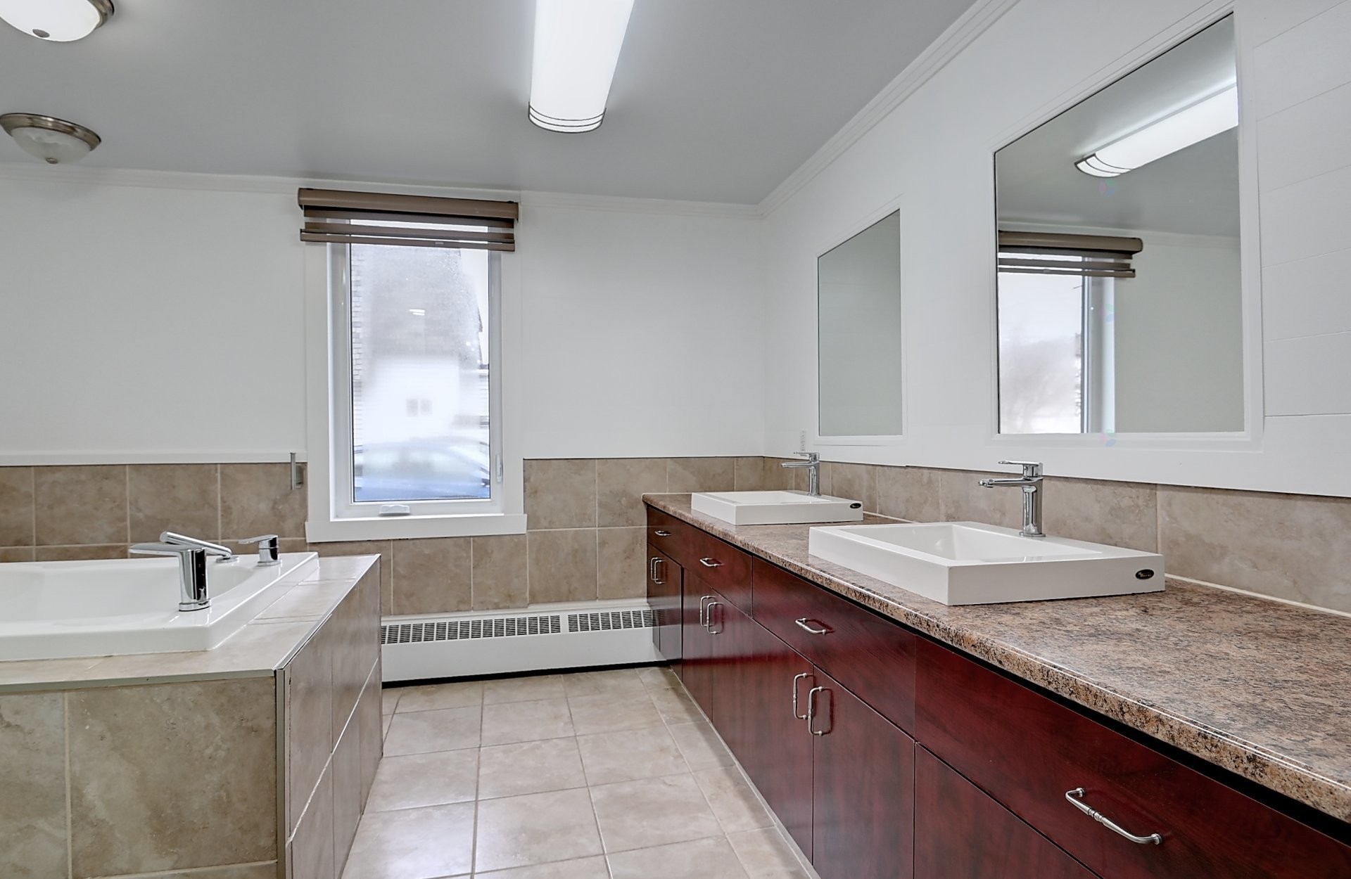 









4460


Rue Crépeau

,
Saint-Félix-de-Valois,




QC
J0K2M0

