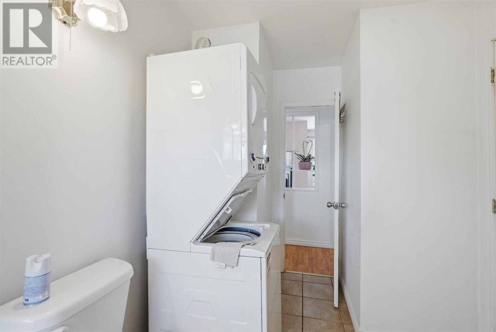












12 Robertson RD

,
Elliot Lake,




Ontario
P5A1C7

