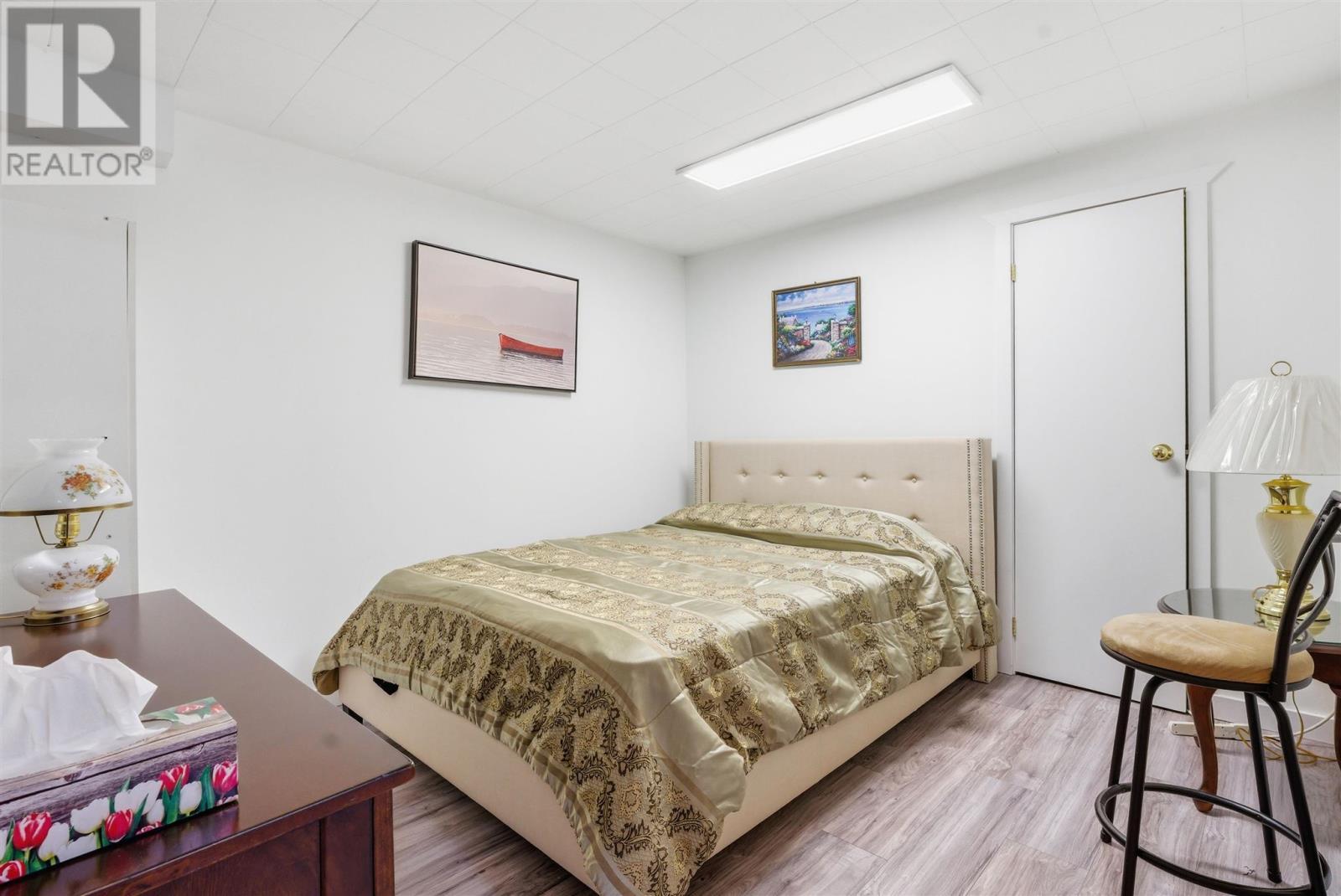 












12 Robertson RD

,
Elliot Lake,




Ontario
P5A1C7

