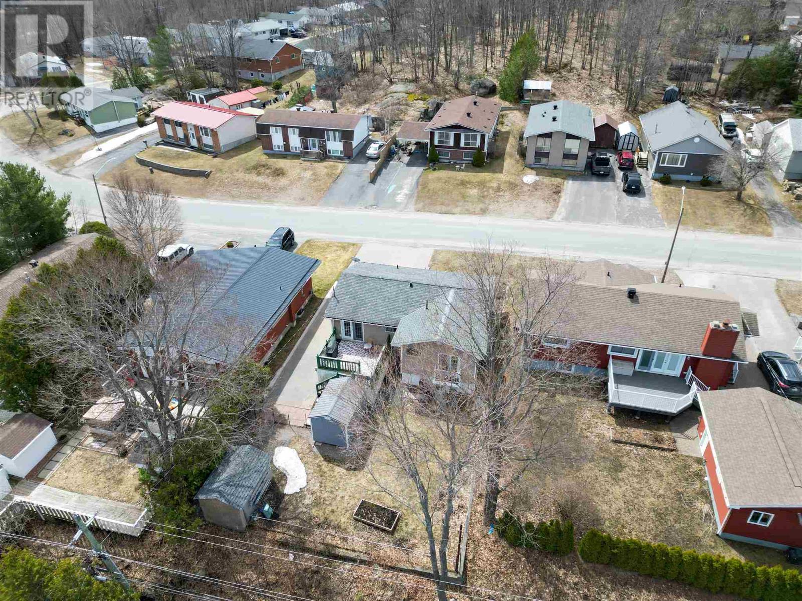 












12 Robertson RD

,
Elliot Lake,




Ontario
P5A1C7

