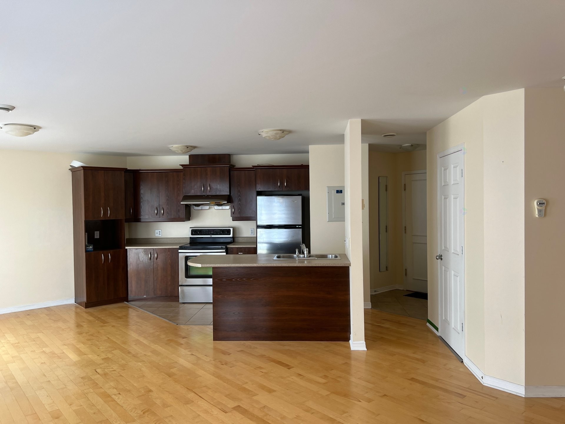 









7655


Rue Lautrec

, 5,
Brossard,




QC
J4Y3H5

