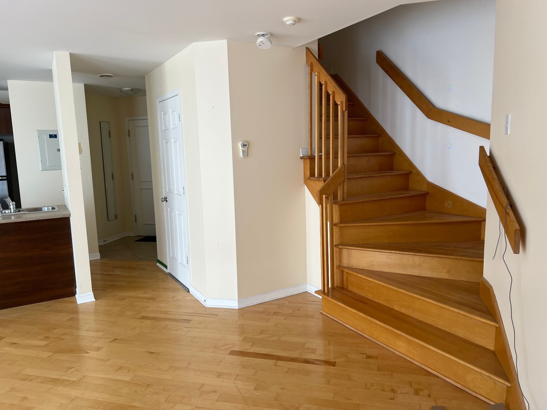 









7655


Rue Lautrec

, 5,
Brossard,




QC
J4Y3H5

