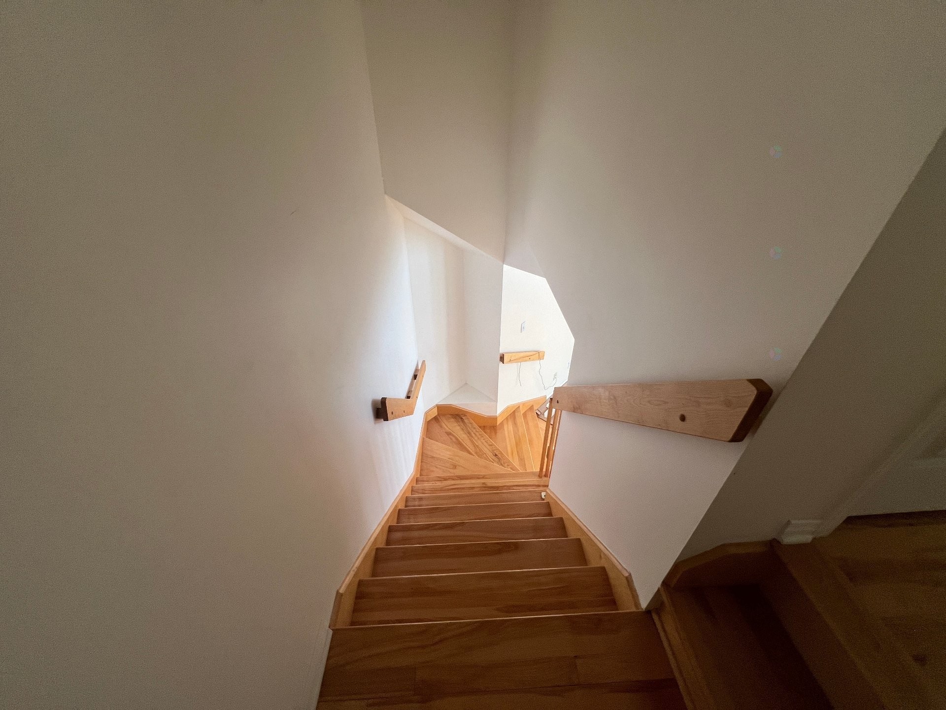 









7655


Rue Lautrec

, 5,
Brossard,




QC
J4Y3H5

