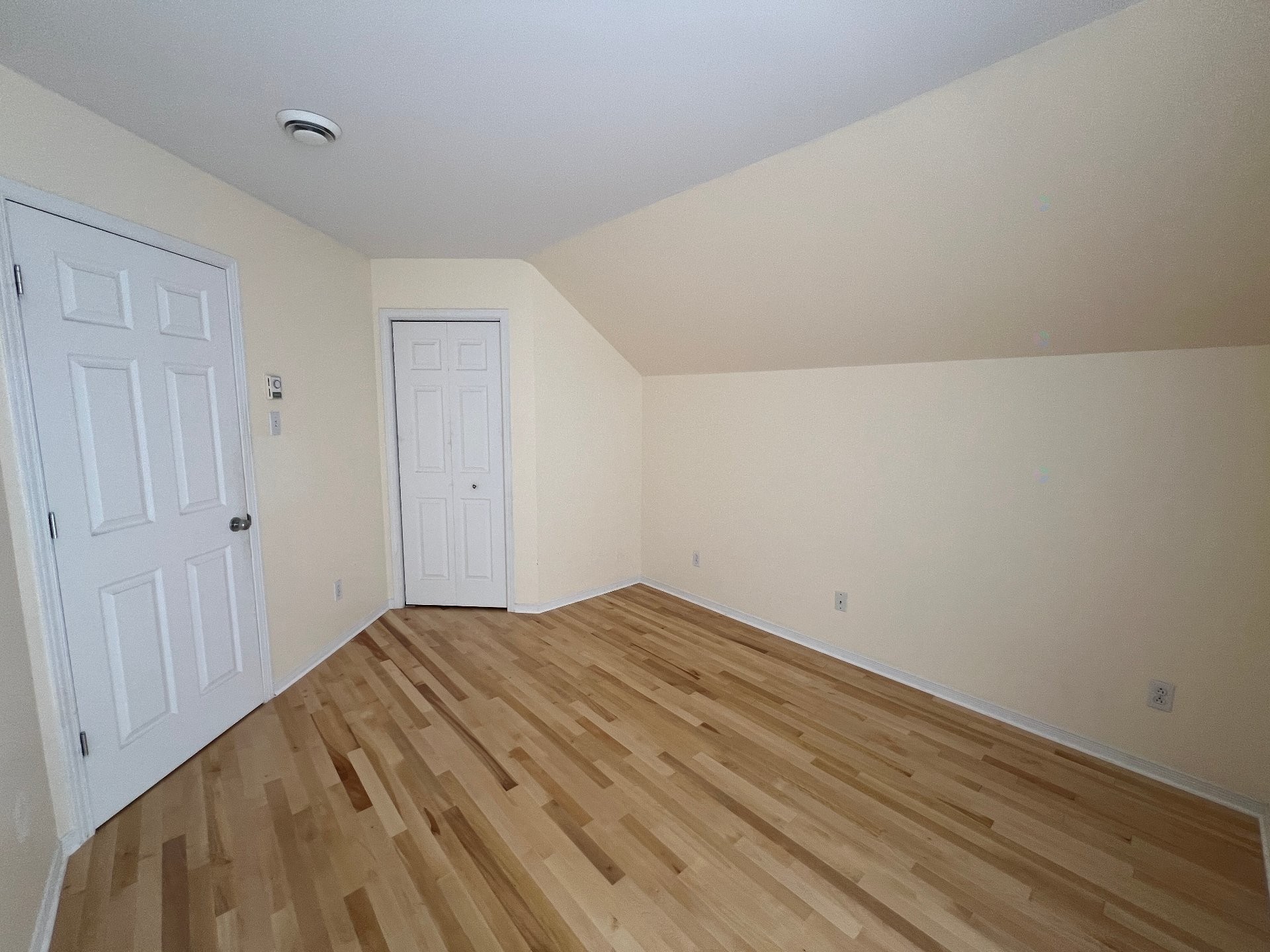 









7655


Rue Lautrec

, 5,
Brossard,




QC
J4Y3H5

