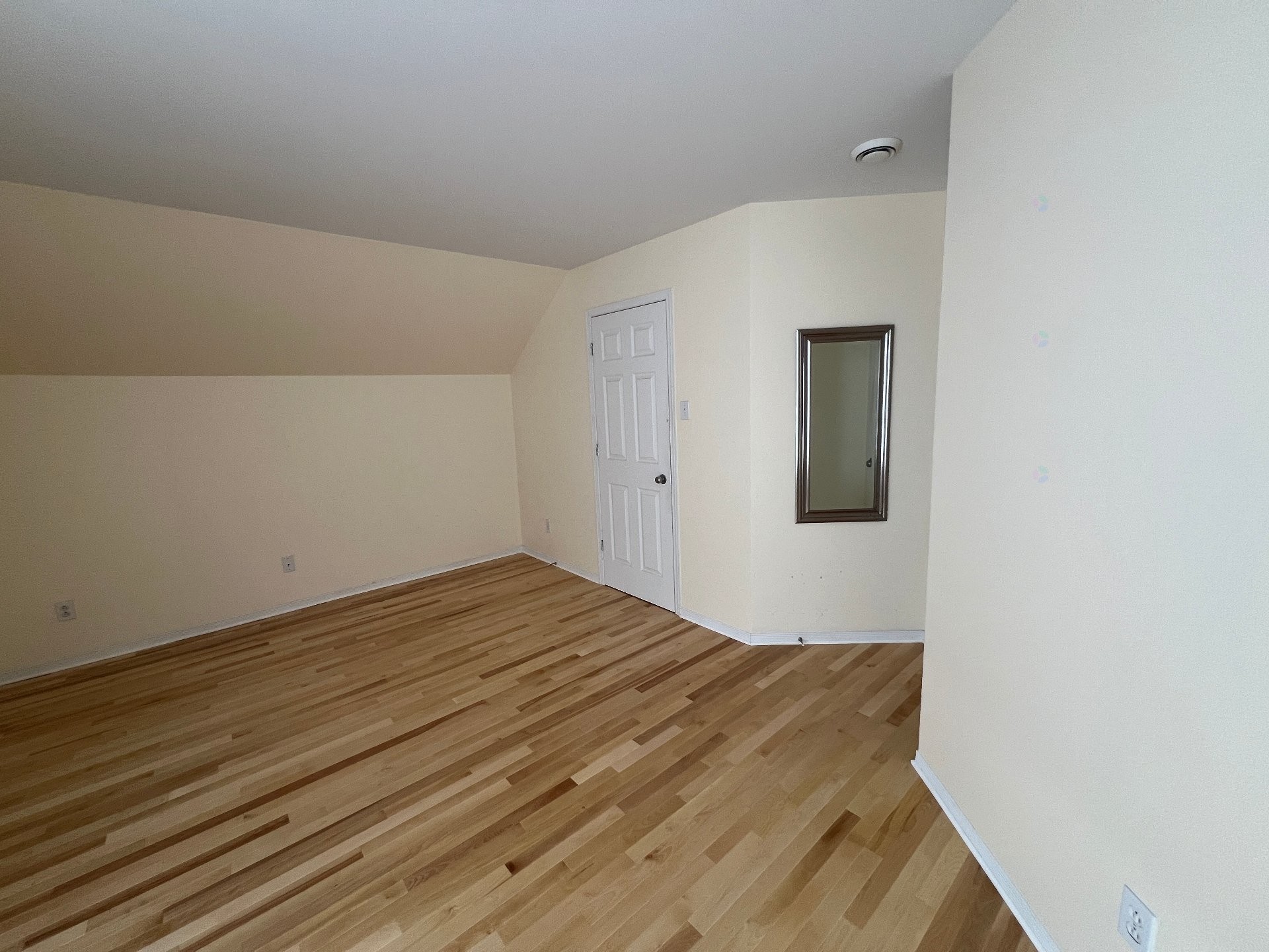 









7655


Rue Lautrec

, 5,
Brossard,




QC
J4Y3H5

