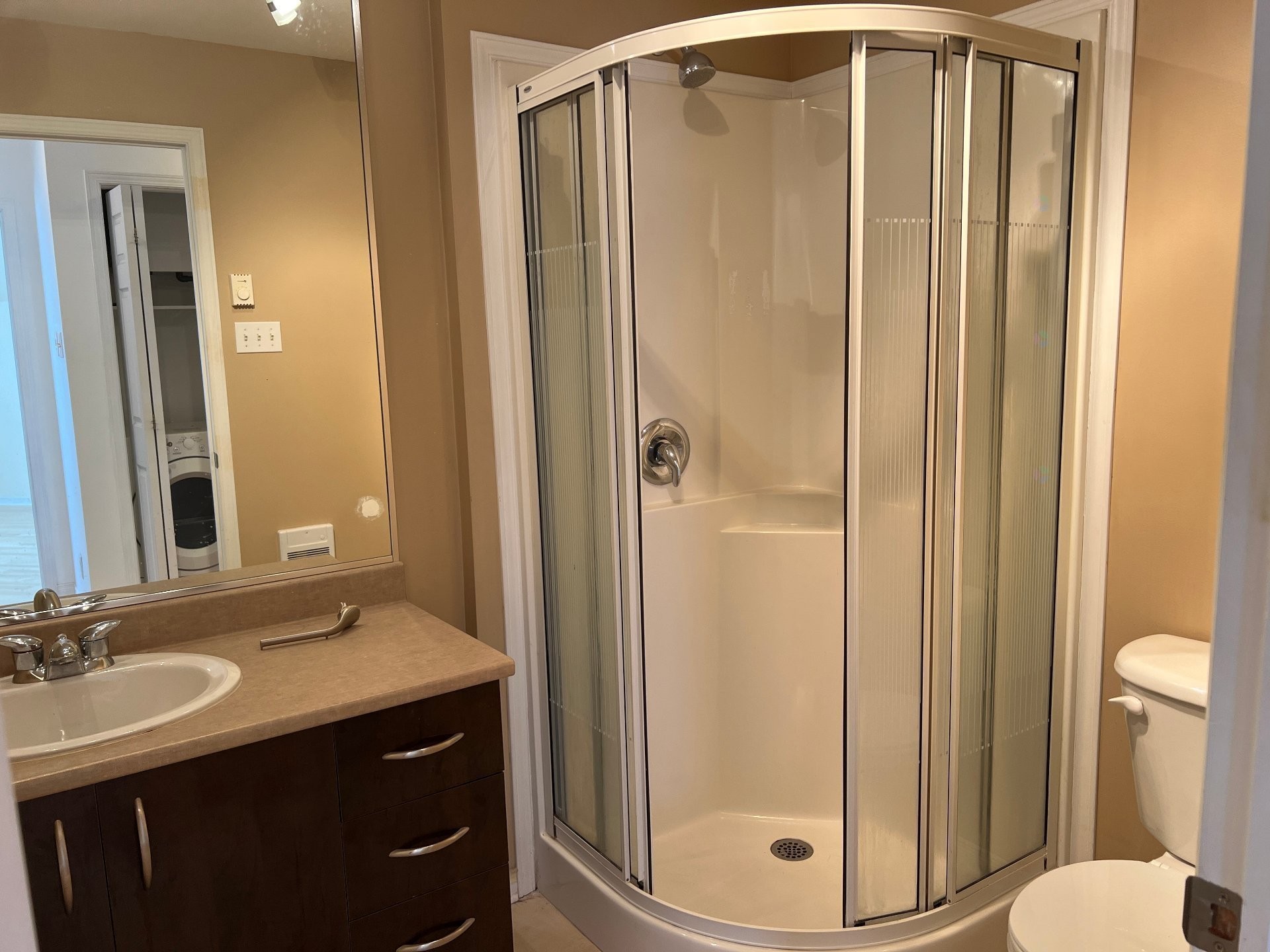 









7655


Rue Lautrec

, 5,
Brossard,




QC
J4Y3H5

